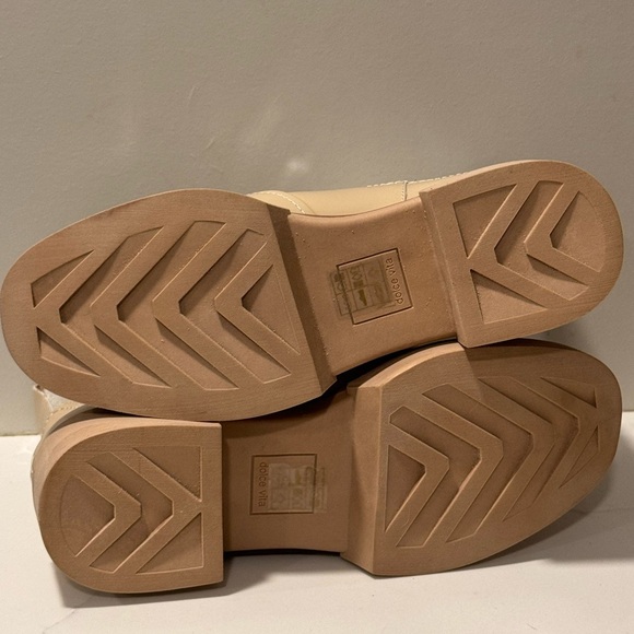 Dolce Vita Tan and Cream Ankle Boots - Picture 5 of 10